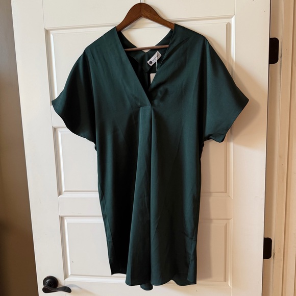 Caryn Lawn Dark Green Satin Shift Dress One Size Minimalist NWT - Picture 2 of 11
